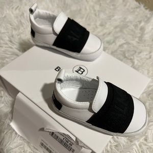Balmain logo strap crib shoes